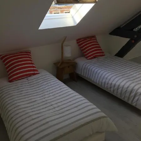 A Avec Vue Port Et Le Semaphore