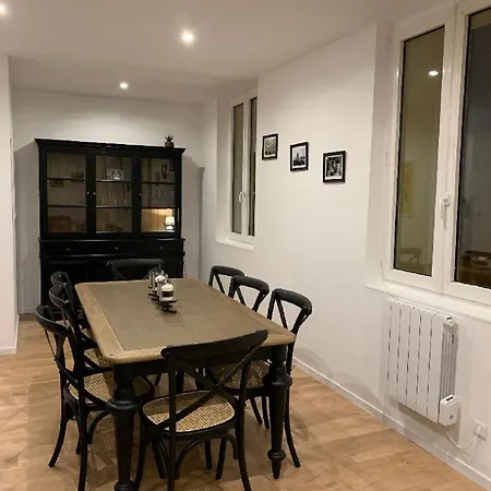 A Avec Vue Port Et Le Semaphore 펜션 *